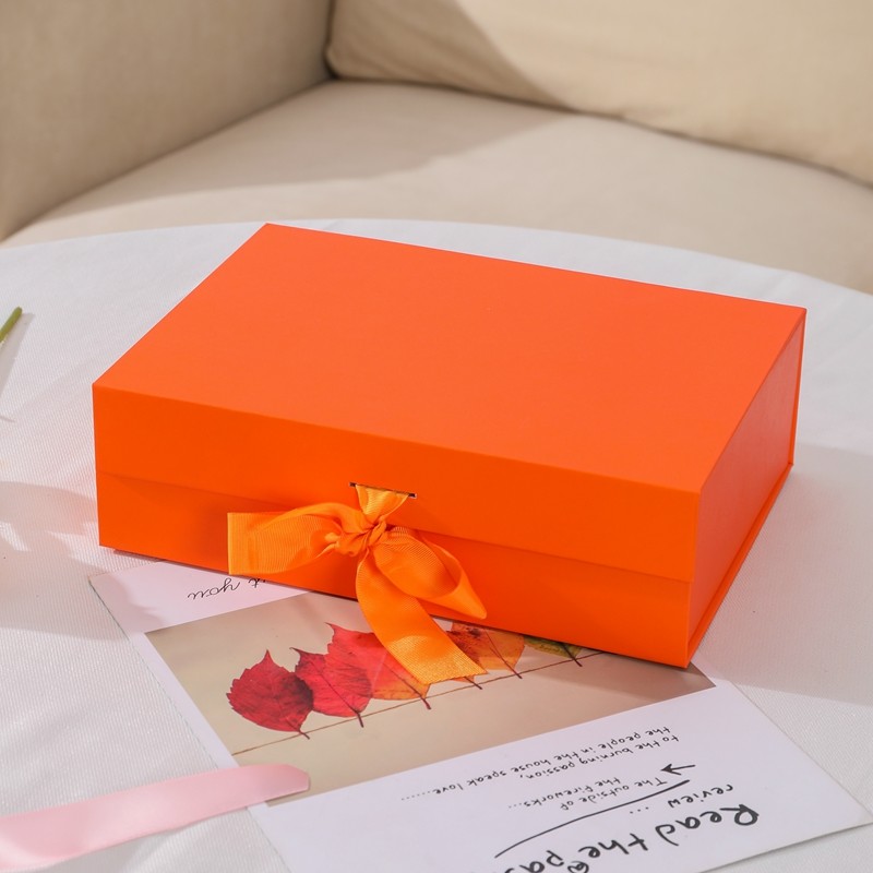 Who to pay the freight of foldable gift boxes sample?Jialan Package