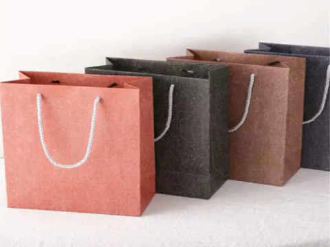 How Jialan Package’s Paper Bags Can Help You Advertise?