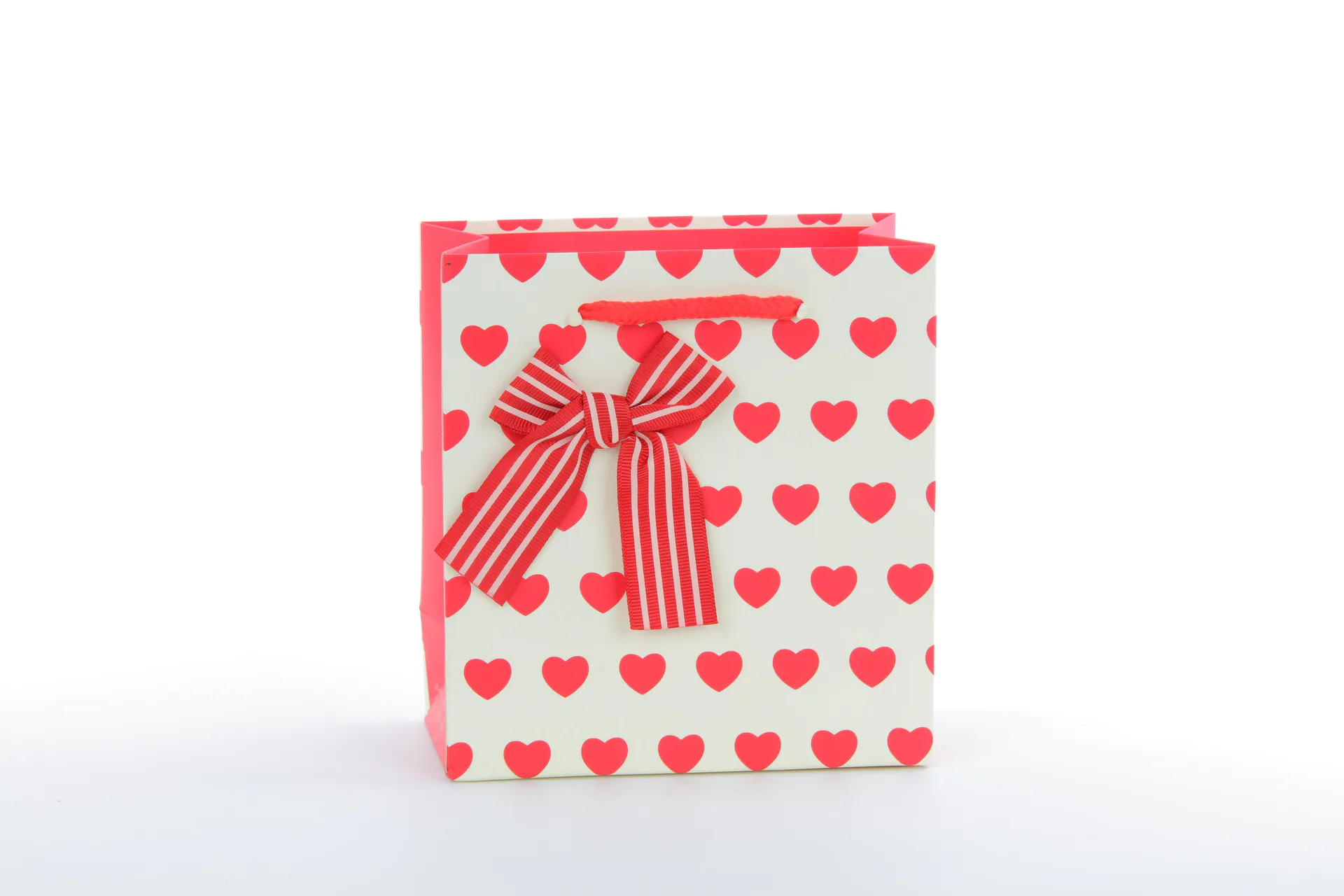 Top Quality Custom Red Love Matt Lamination Ivory Paper Gift Bag With Bowtie