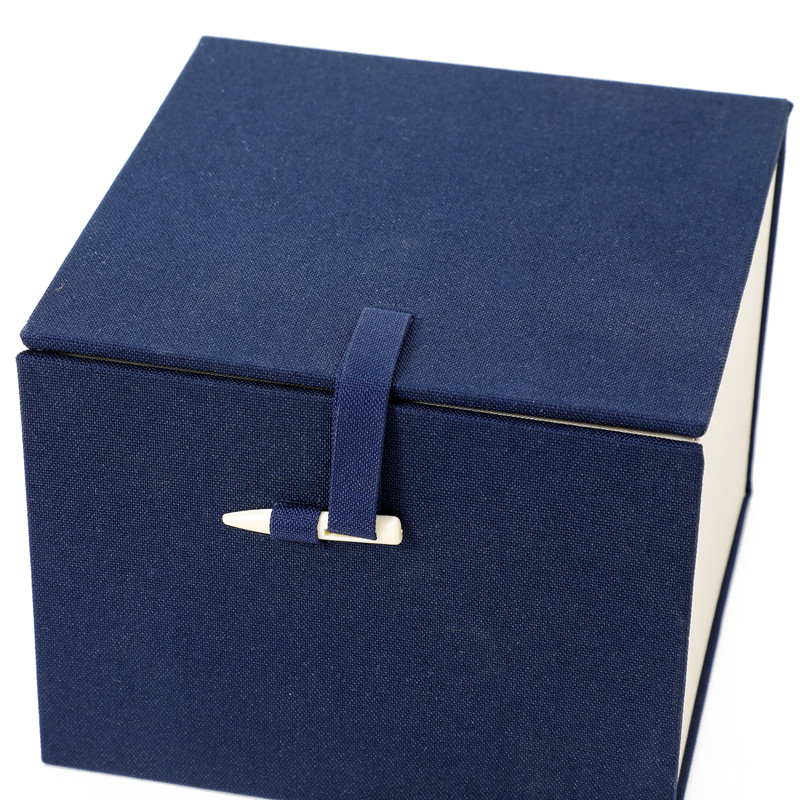 Customized paper gift box wholesale-1