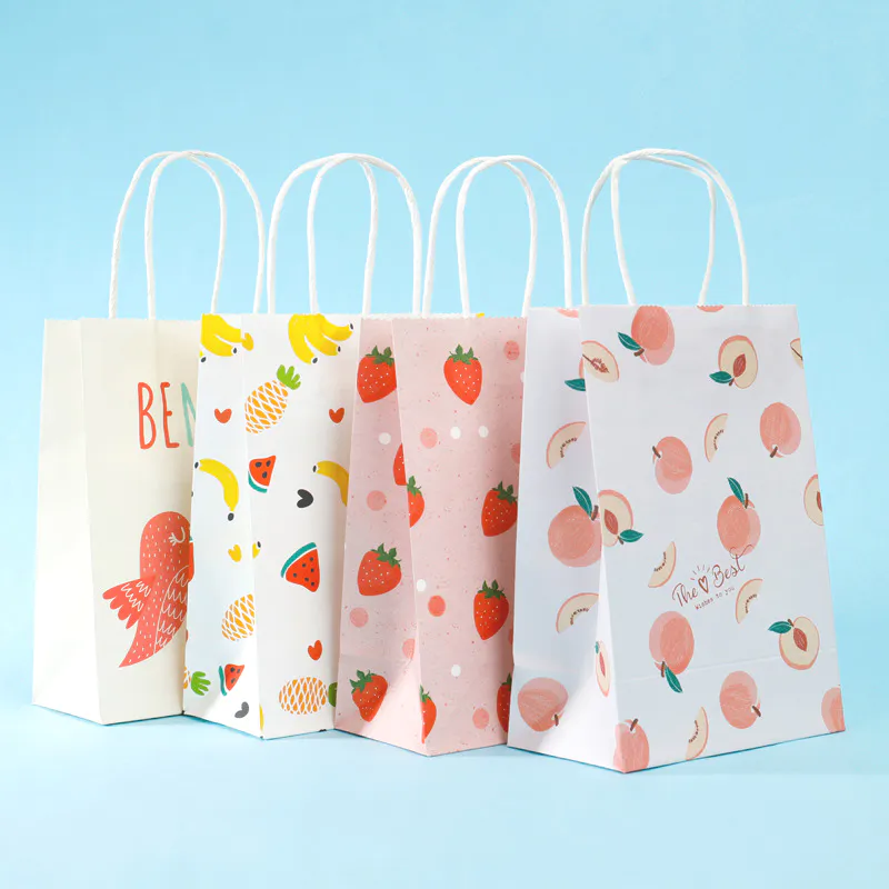 High-quality personalized paper bags supplier for packing birthday gifts