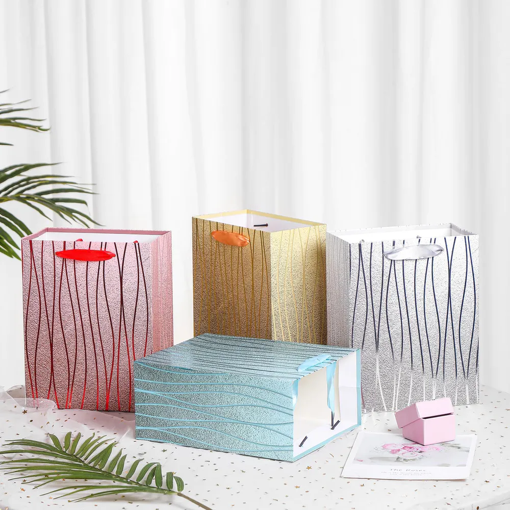 High Quality Hot Stamping Stripe Design Paper Bag with Ribbon Handle
