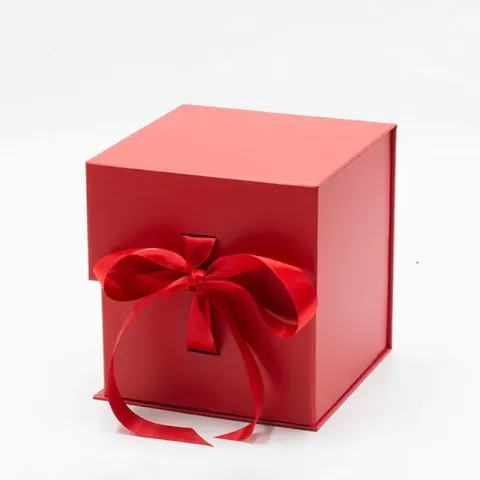 custom logo giftbox with magnetic close gift box folding paper box